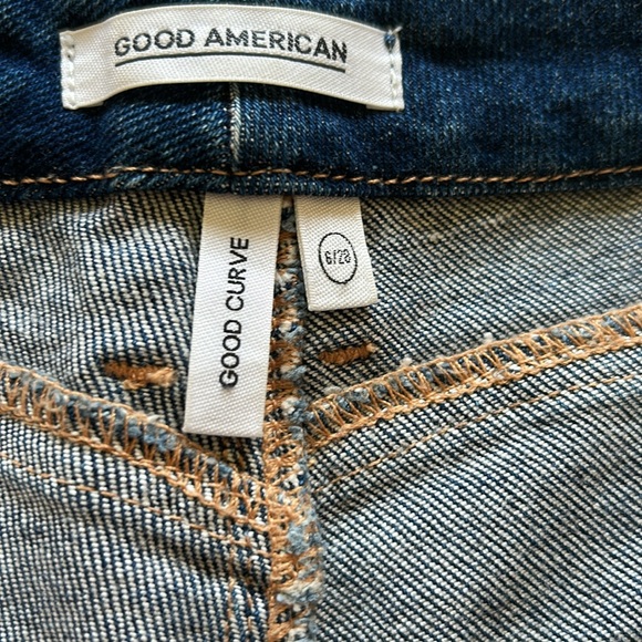 Good American Good Curve Western Yoke Straight Jeans - Picture 6 of 6